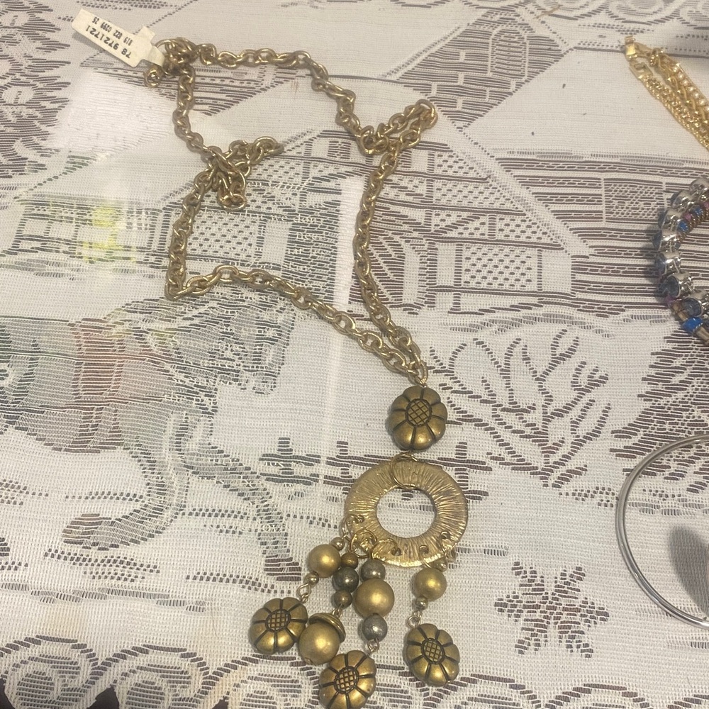 Gold Floral Pendant Necklace